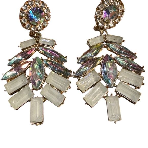 Elegant art deco style Silver and White Crystal Earrings - Picture 4 of 4